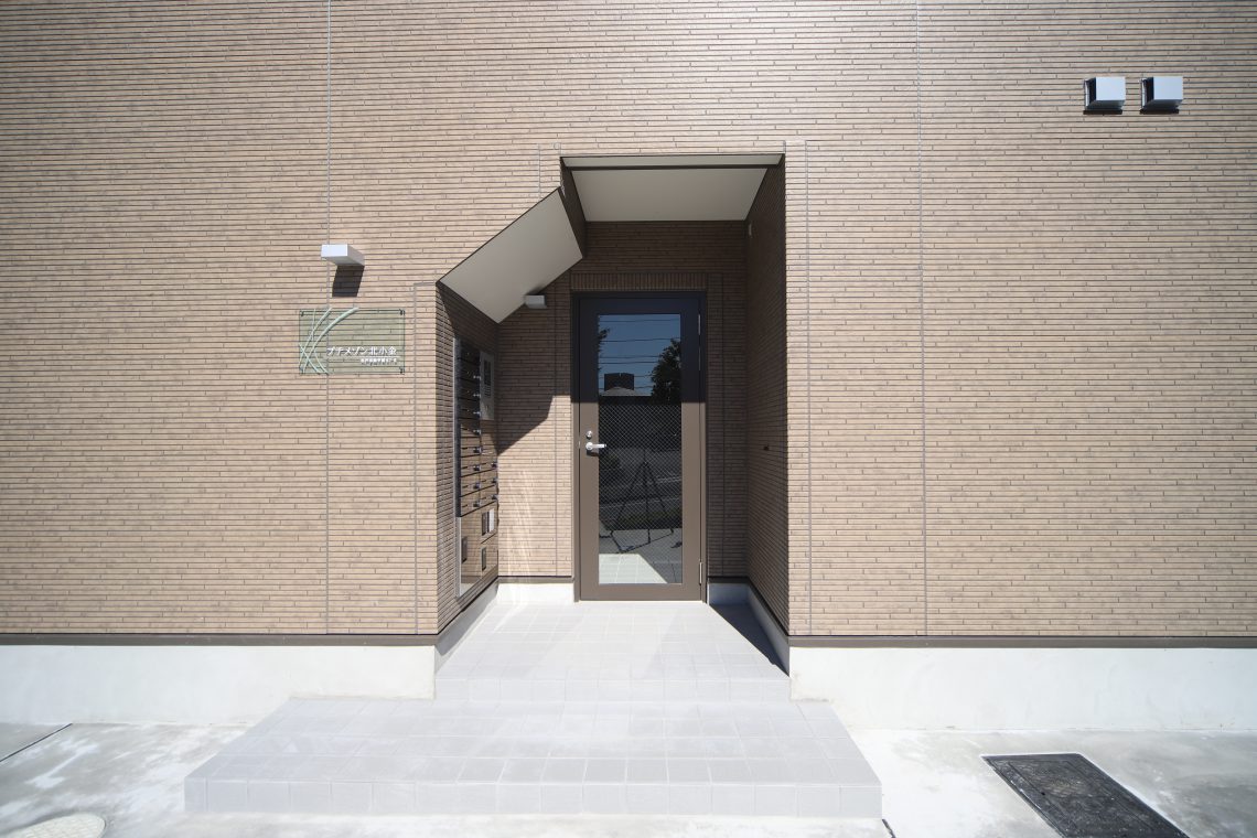 建物外部からの視線を遮り、防犯面の強化やプライバシーを守りやすい内廊下の設計。