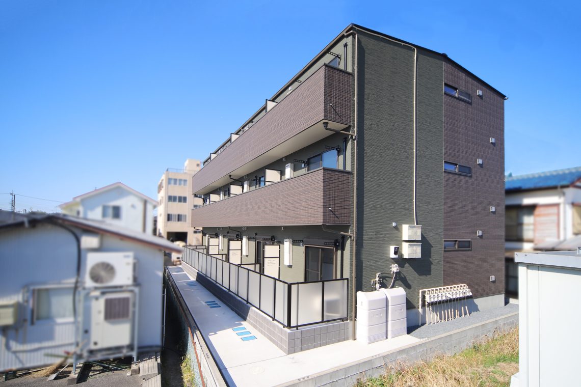 広いテラスと暖かな明かりで、映える演出を。