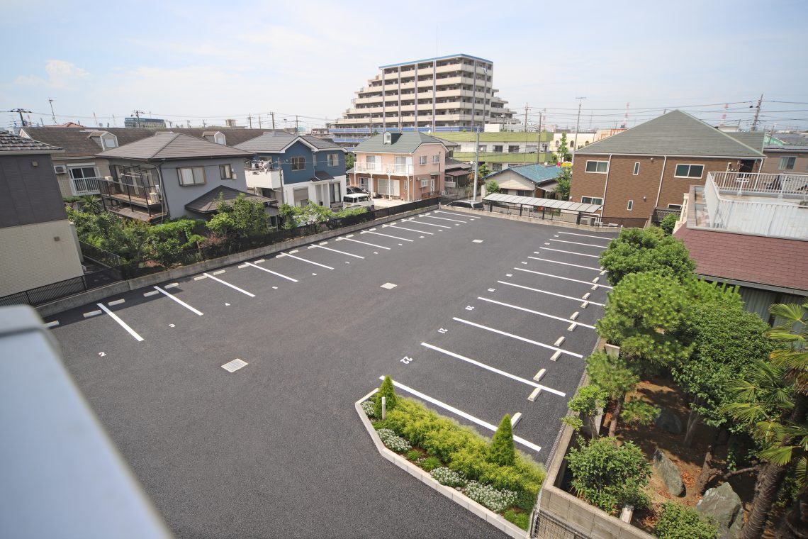 光と機能が調和する、スタイリッシュな住まい