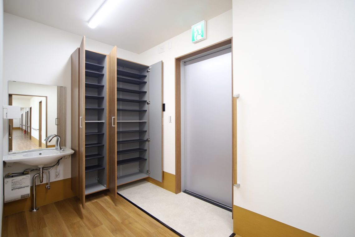 独立性と見守りを両立、日中サービス支援型グループホーム